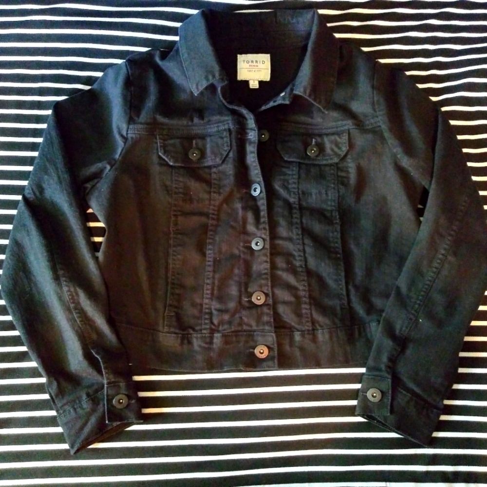 Torrid black denim jacket size 1